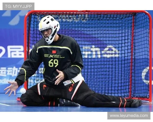 中国曲棍球从自制球杆到世界赛场，器材演变见证发展